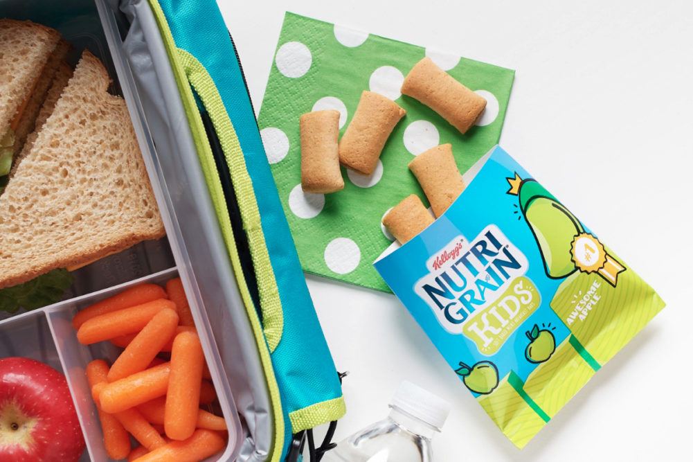 Kellogg's Nutri-Grain Kids Awesome Apple with lunchbox