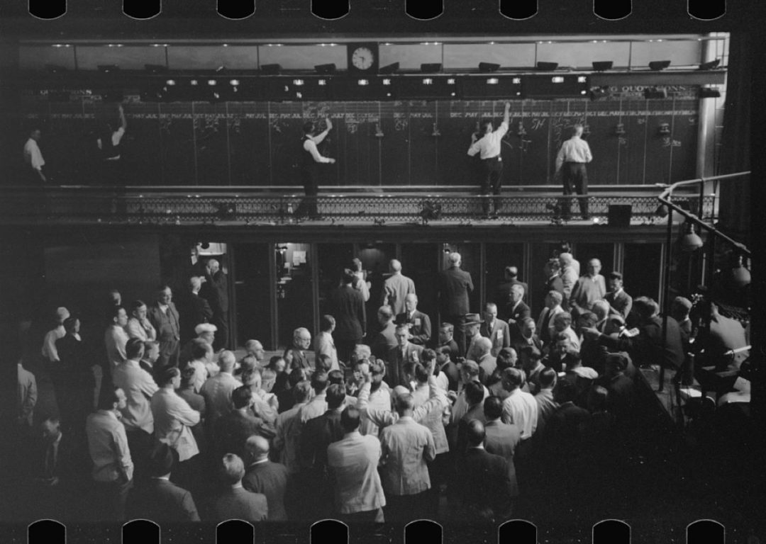 Minneapolis Grain Exchange trading floor, 1939.