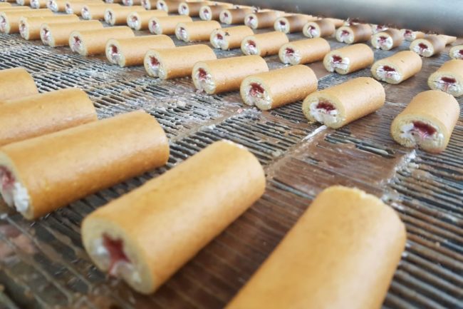 Strawberry swiss rolls, production line