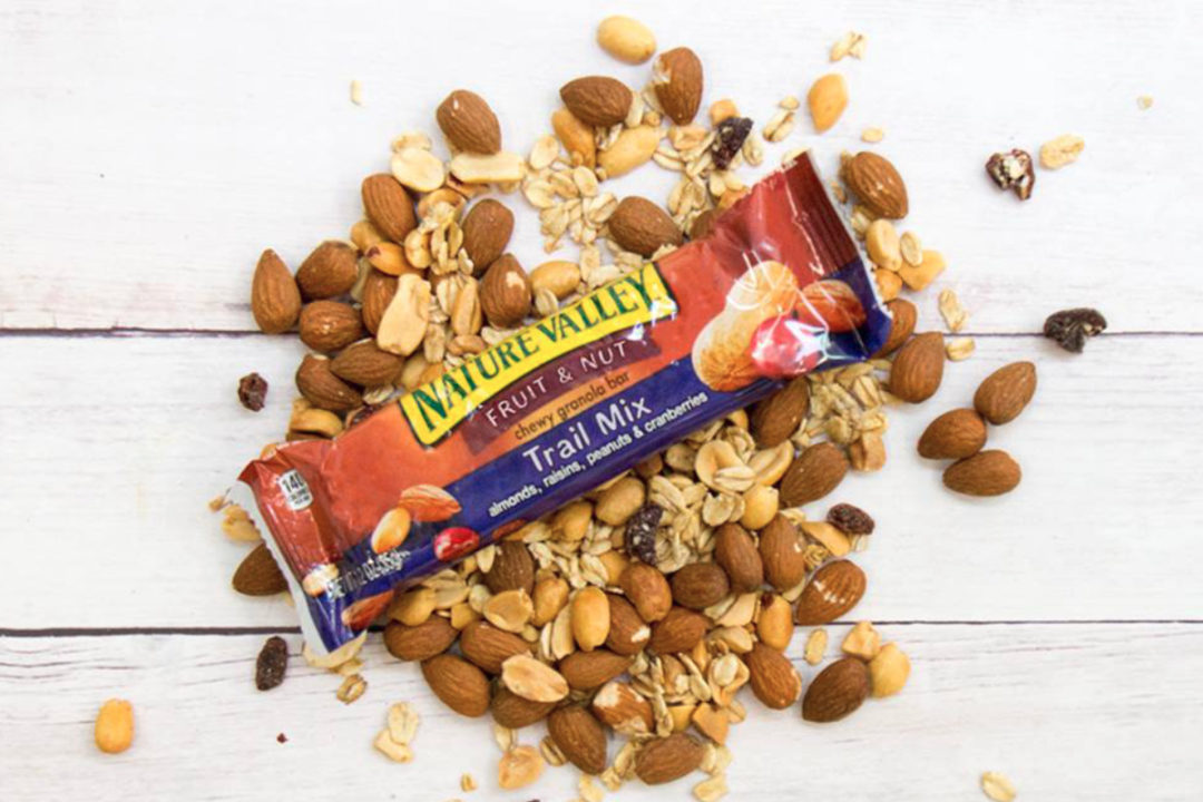 Nature Valley trail mix bar